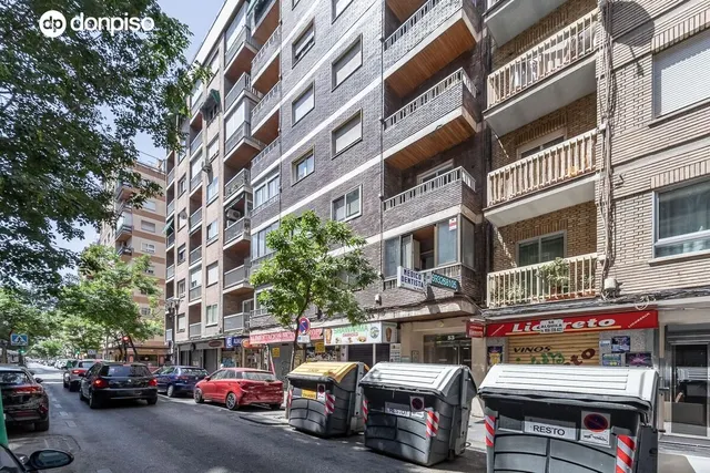 PISO EN PEDRO ANTONIO DE ALARCON — 27