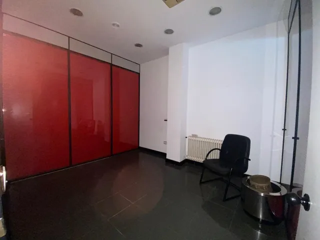 ALQUILER: Amplio Local Comercial en Alquiler en la Zona Alta de Ponferrada — 4