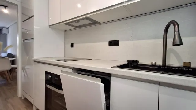 Apartamento 1 habitación 54m² en venta - Estacion de autobuses — 18