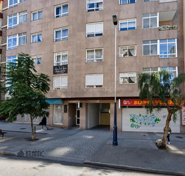 Se vende plaza de garaje muy bien situada - foto 2