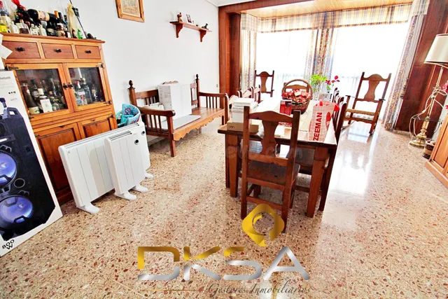 Amplia casa en venta en la calle Calvario de Vila-real - foto 3