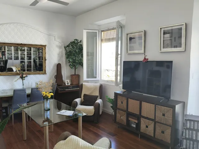 Se vende piso en cadiz , zona centro - mercado — 24