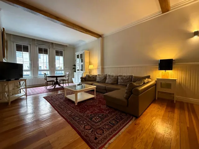 Se Vende Amplia Vivienda con Licencia Turistica de 3 Dormito - foto 2