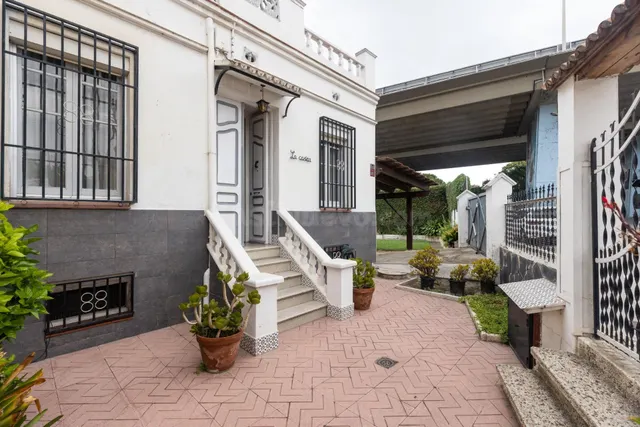 "Casa a tres vientos todo en planta baja y con enorme jardín