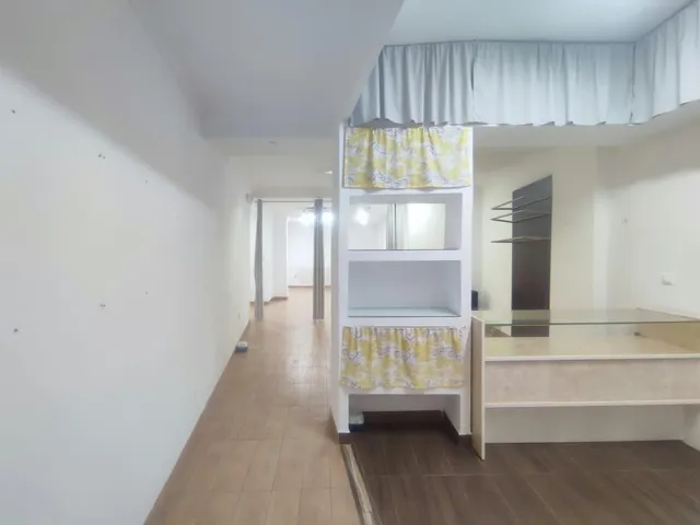 Estupendo local en realejo, muchas opciones de negocio!!! — 10