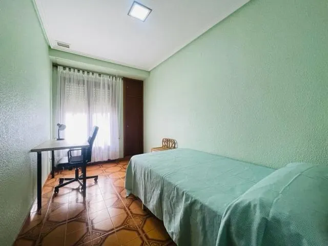 Piso de 4 habitaciones enfrente de la universidad — 6