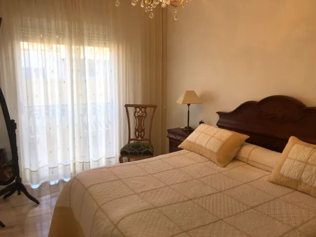 Excelente PISO junto Teatro Cervantes-Abaran. — 13