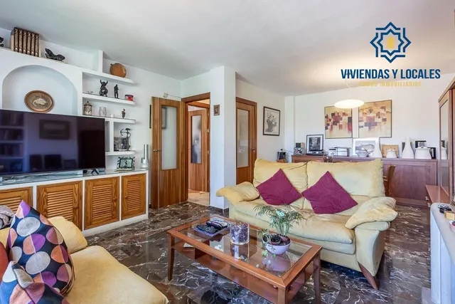 CASA PAREADA EN LA ZUBIA CON PISCINA, ZONA DE BARBACOA Y JARDÍN — 11