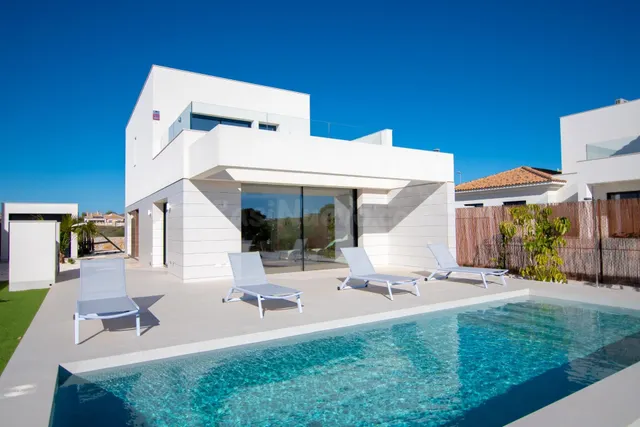 PRECIOSAS VILLAS DE 3 habitaciones Y 3 BAÑOS EN LOS MONTESIN