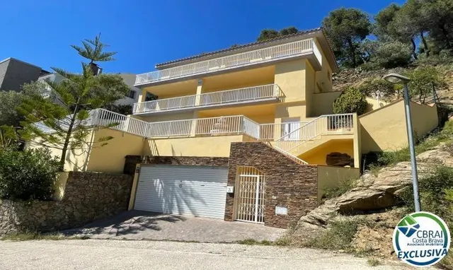 MAGNIFICO XALET DE 253 M2 CONSTRUIDOS, 608 M2 DE PARCELA, BO