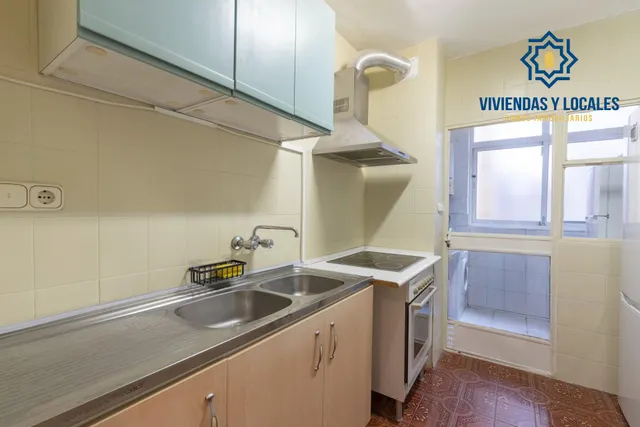 Piso ideal para inversión con alta rentabilidad junto a facultades de  Cartuja en Granada — 27