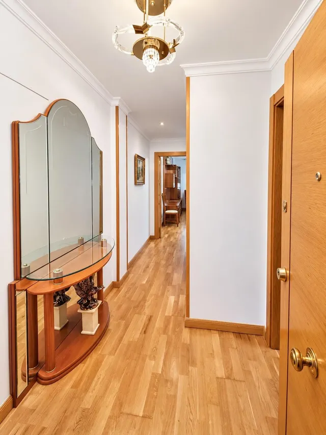 Amplio apartamento en el centro, con patio privado, garaje y trastero — 7