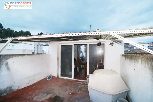 CONSTRUCCIÓN HABILITADA COMO LOCAL COMERCIAL — 11