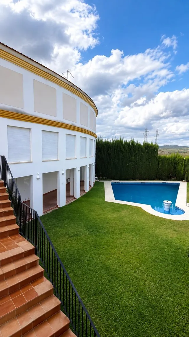 ¡fantástica casa de 3 plantas con loft y piscina en Posadas! — 6