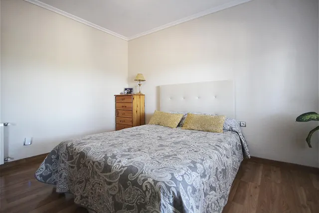 AMPLIO CHALET INDEPENDIENTE EN VENTA EN SIERRA PERENCHIZA — 24