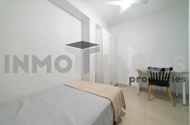 SE VENDE TOTALMENTE REFORMADO LISTO PARA ENTRAR A VIVIR O ALQUILAR — 31