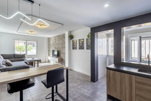 Casa en venta en Monachil (Granada) – Amplia, luminosa y con gran potencial — 11
