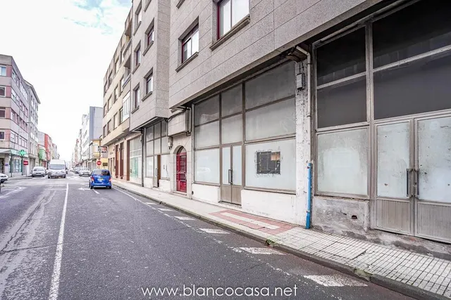 ¡Oportunidad única en la Calle Gran Vía de Carballo! — 10