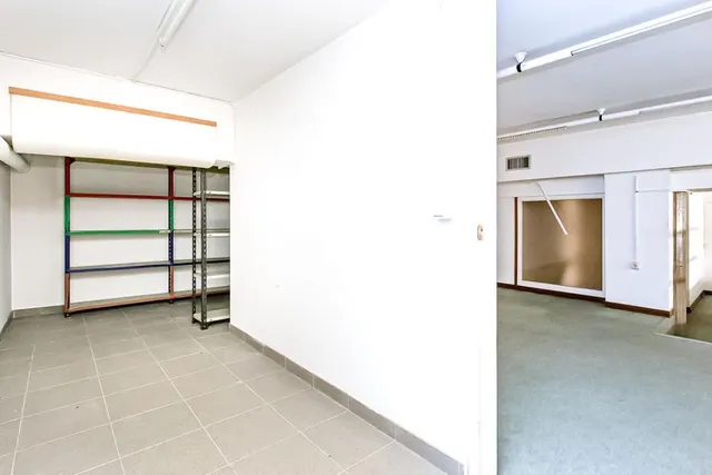 Local comercial 242m² en venta - Sagrada Familia — 11