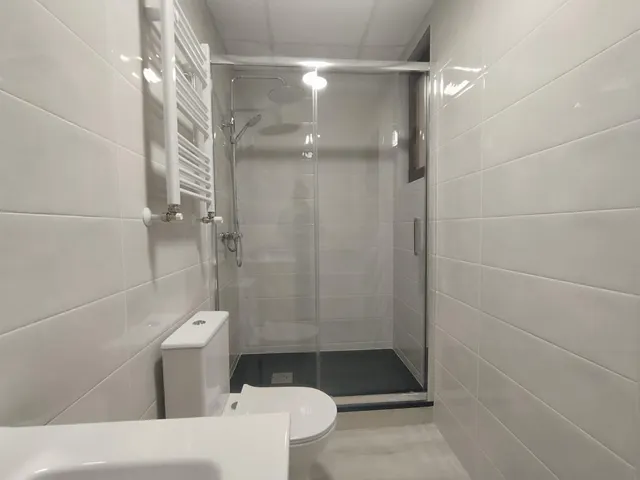 Habitación RC Magistral equipada con baño propio — 11