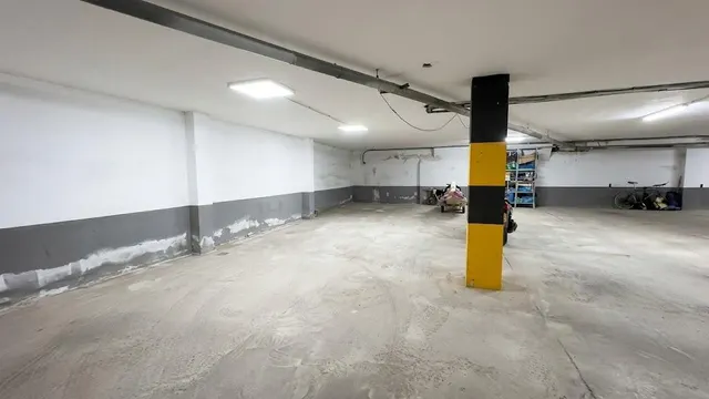 ALQUILER DE PLAZA DE GARAJE EN CALLE ARMANDO MUÑOZ CALERO — 3
