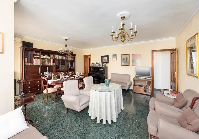Amplío piso junto a Avda Constitución con cochera — 11