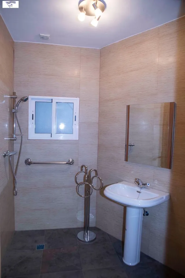 Amplia Vivienda Unifamiliar en San Pablo — 25