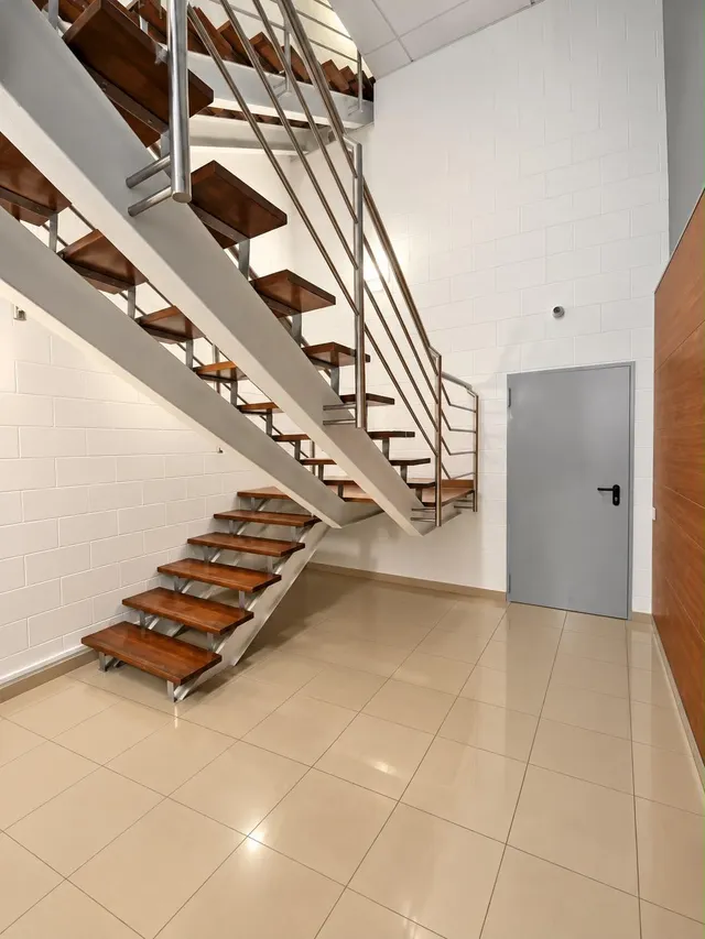 Tu espacio profesional con luz natural en el corazón industrial de El Masnou — 18