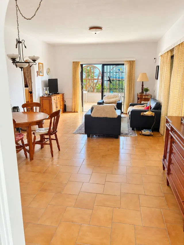 Casa independiente con vistas al mar y al Teide, garaje doble y piscina comunitaria — 23