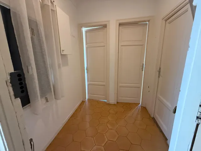 Último piso de una habitación con Ascensor — 11