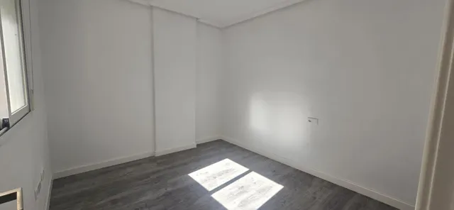 Chalet pareado con piscina privada, 4 dormitorios y amplios espacios exteriores en Nuevo San Javier — 18