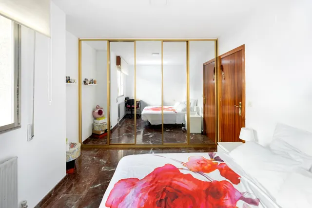 Amplio piso de 4 dormitorios en la prestigiosa urbanización Jardín de la Reina. Garaje y trastero — 27