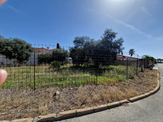 Terreno esquinero en urbanización — 5