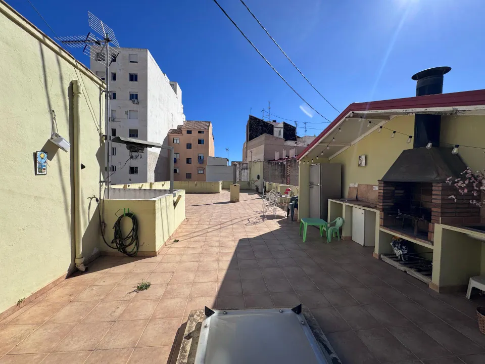 Edificio en venta en centro de Alicante (Zona Mercado Central)