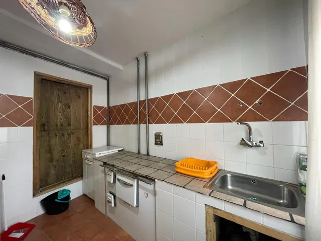 SE VENDE CASA EN CORULLÓN — 8