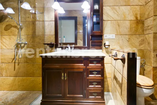 SE ALQUILA CASA CON PATIO – 3 DORMITORIOS – 1.100 €/MES — 11