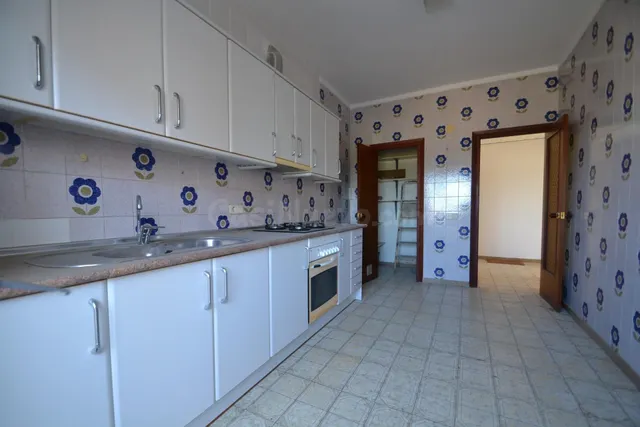 Amplio Piso en Segunda Planta con Garaje en Venta - foto 5