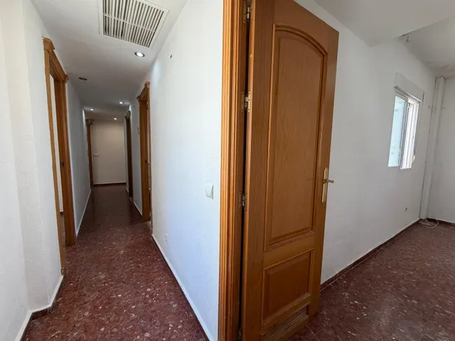 Amplio piso en alquiler en Plaza San Rafael, Córdoba — 20