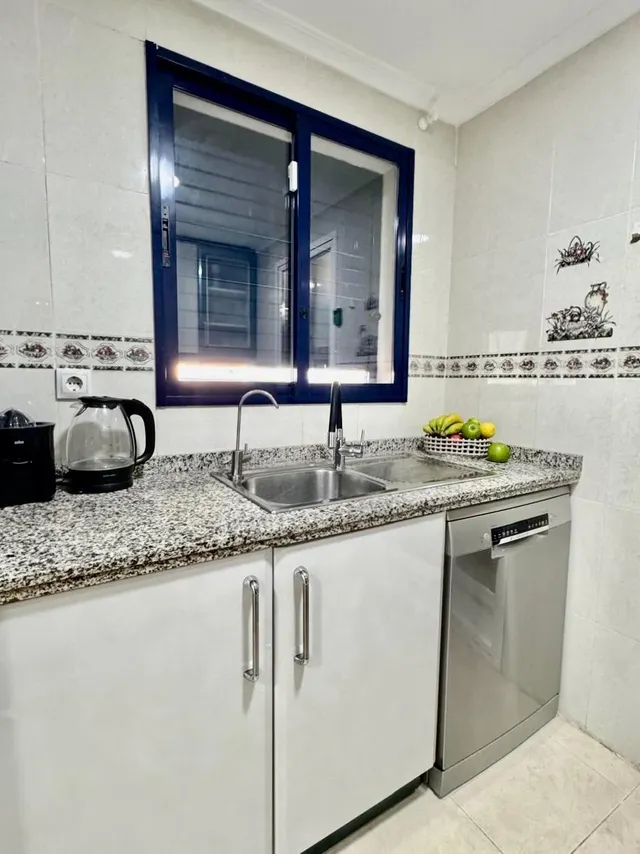 Apartamento reformado de 2 dormitorios con vistas al mar, piscina y parking en la cala de finestrat — 11