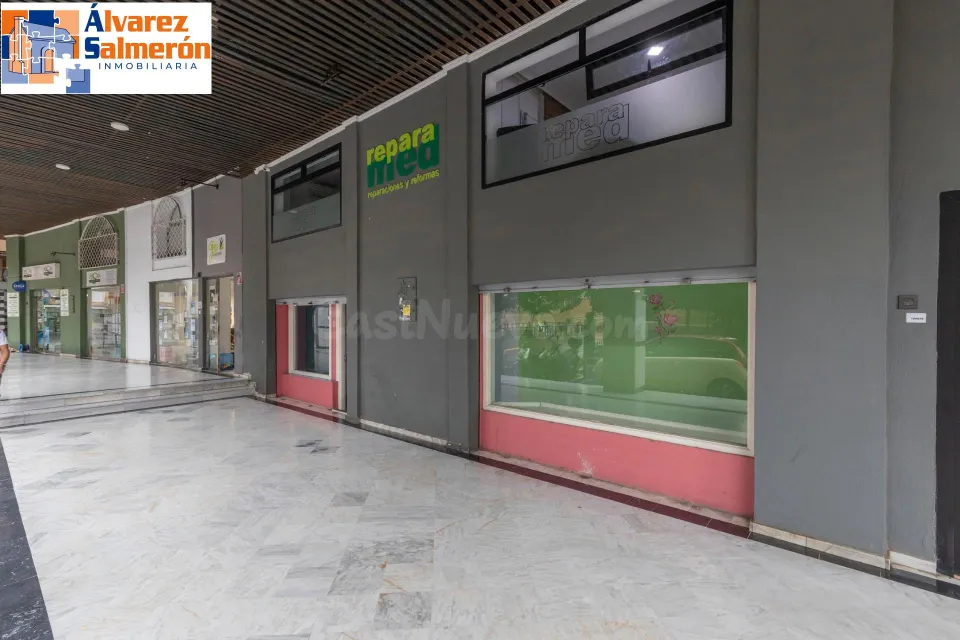 Local comercial en venta en calle agustina de aragón