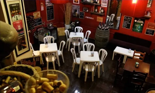En traspaso Bar Restaurante , 100m2 con tarraza — 2