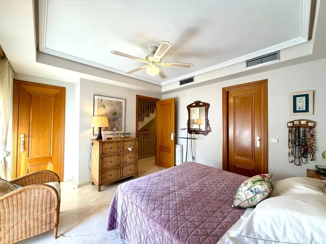 Chalet adosado esquinero con jardín privado, terrazas y garaje doble en La Patacona — 25