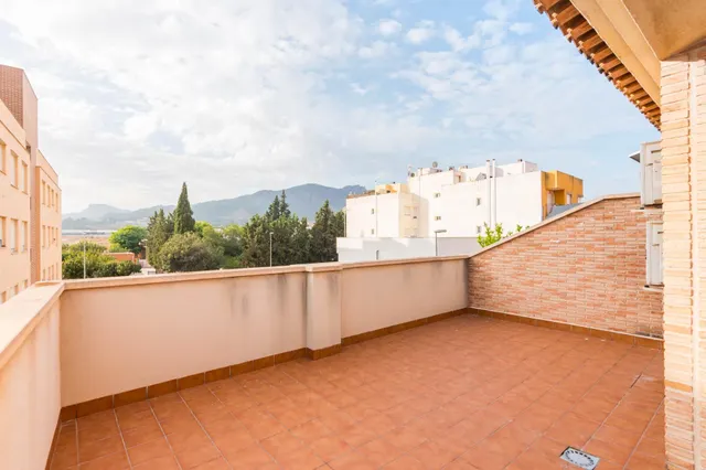 DÚPLEX 4 DORMITORIOS CON PLACAS SOLARES + VISTAS A LA MONTAÑA | ESQUINA — 41