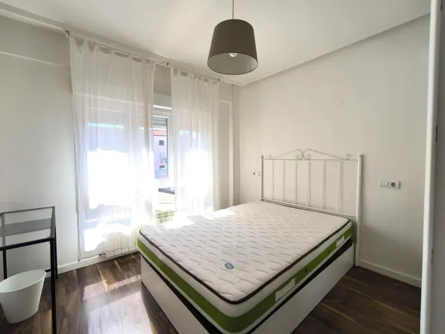Vivienda 94 m2 reformada minimalista en venta en el centro de Oviedo — 6