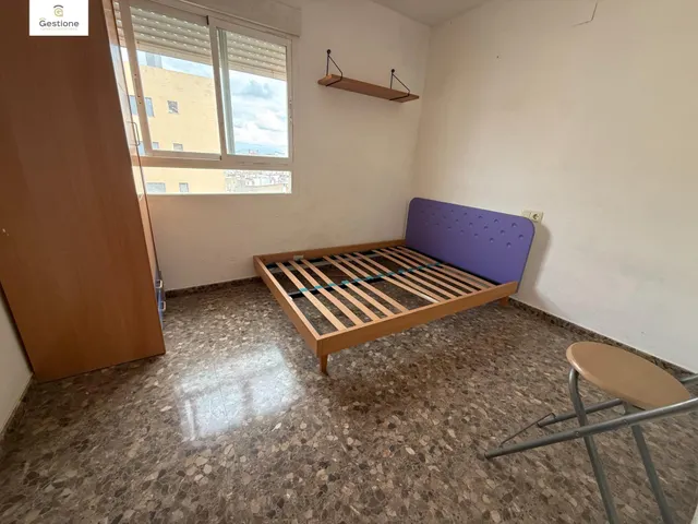 Luminoso piso con garaje en zona LLombai — 9
