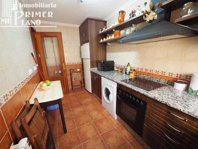 *Casa adosada con 3 dormitorios, garaje y piscina,en Ruidera - foto 5