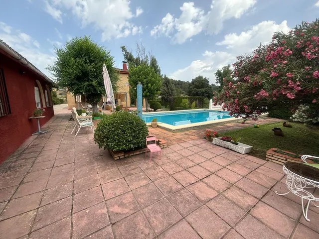 Chalet en Santa Maria de Trassierra con 300m2 construidos y una parcela de 4500m2!!! — 17