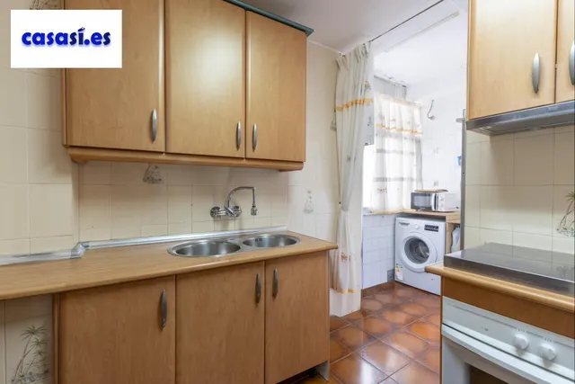 Piso de 3 dormitorios en calle milán, zaidín | muy luminoso y con gran potencial — 23