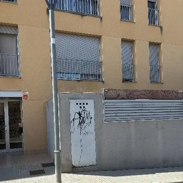 Se vende piso OKUPADO en Calle Carles Cardo 31 de Valls (Tar