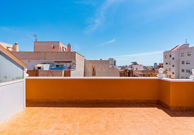 ÁTICO EN EL EJIDO, CON UNA TERRAZA DE ENSUEÑO - foto 3